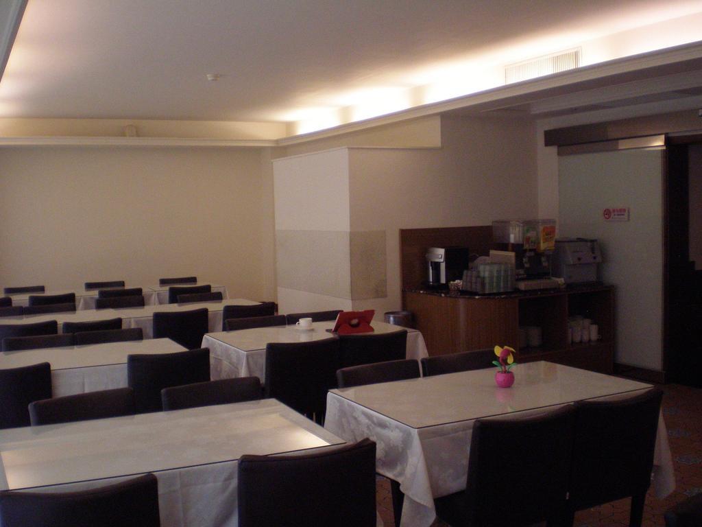 Emperor Hotel Cao Hùng Ngoại thất bức ảnh