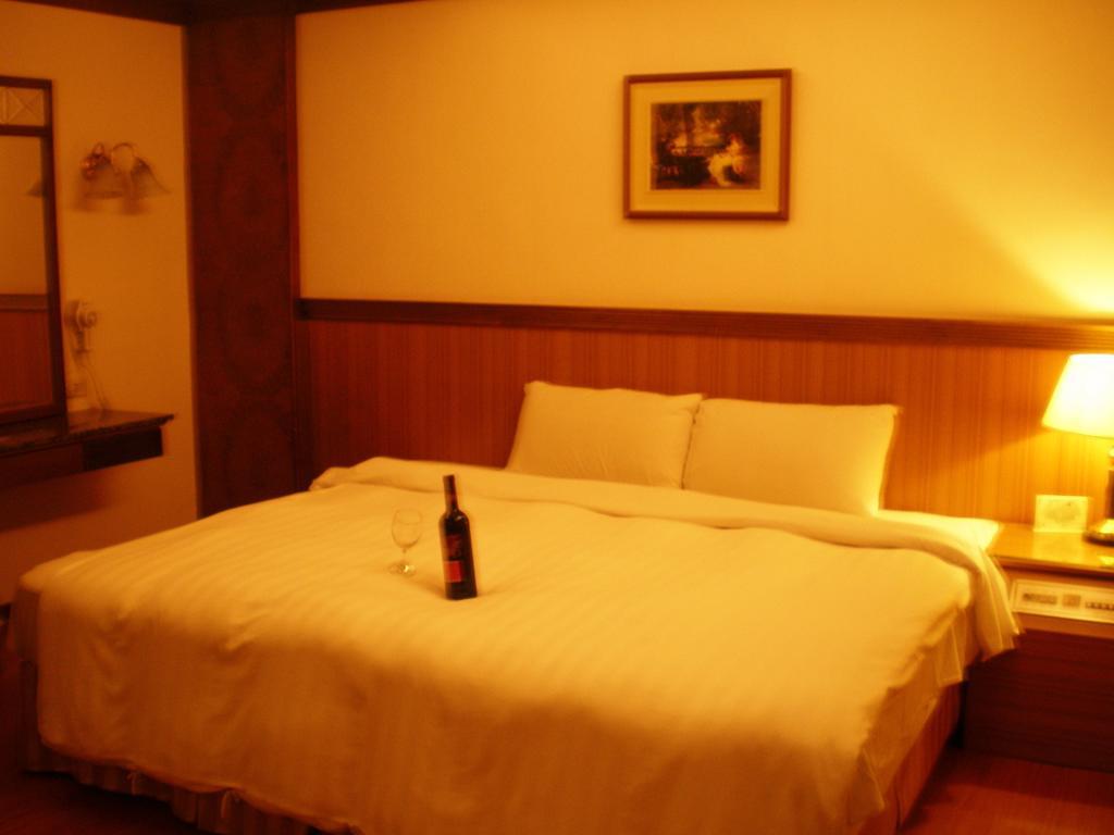 Emperor Hotel Cao Hùng Phòng bức ảnh