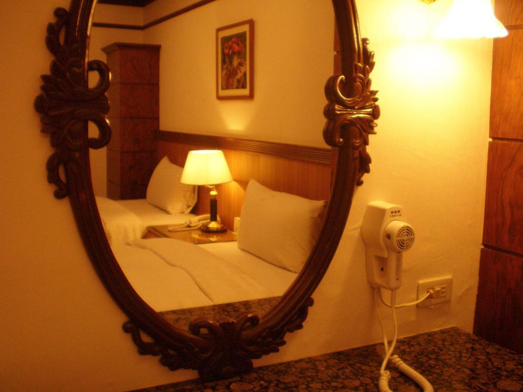 Emperor Hotel Cao Hùng Phòng bức ảnh